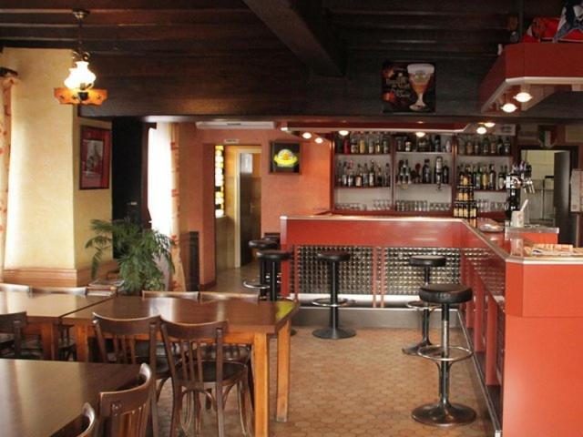 Denguin Hotel Peret מראה חיצוני תמונה